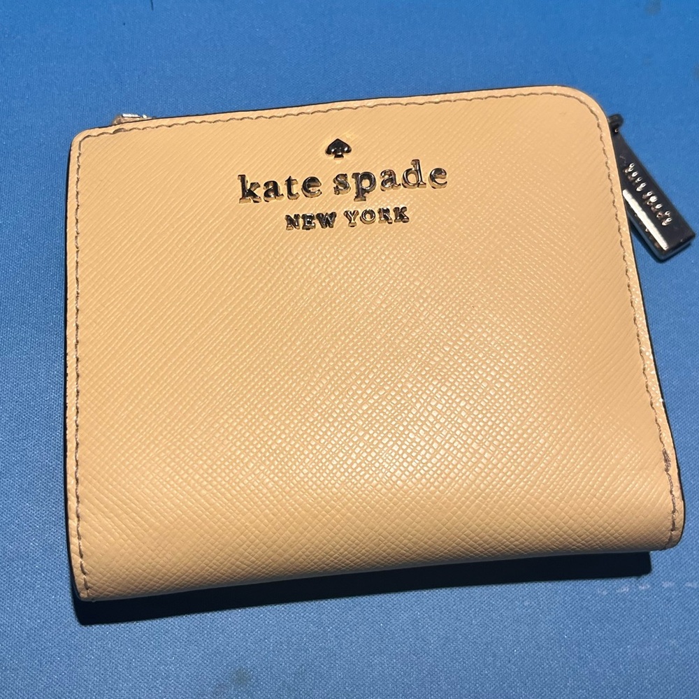 kate spade Small Leather Zip Wallet in Beige